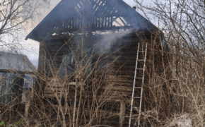 Мужчина погиб на пожаре в жилом доме в Клинцовском районе накануне