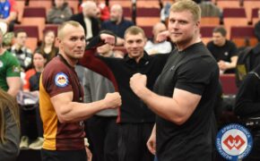 Брянец завоевал два «серебра» на чемпионате России по армрестлингу