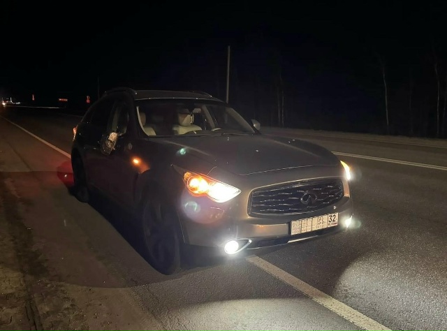 Три машины сбили пешехода на брянской трассе накануне