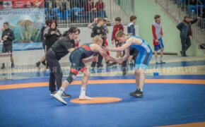 Всероссийские соревнования по борьбе собрали 400 участников в Брянске