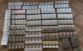 В Комаричах полицейские пресекли торговлю контрафактными сигаретами