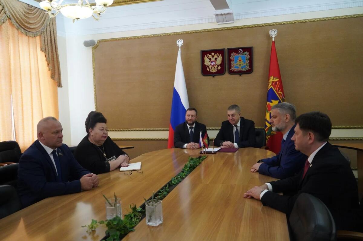 Брянский губернатор подписал «дорожную карту» по содействию развитию конкуренции