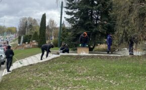 Памятник Болгарским патриотам отремонтировали сотрудники предприятия в Брянске