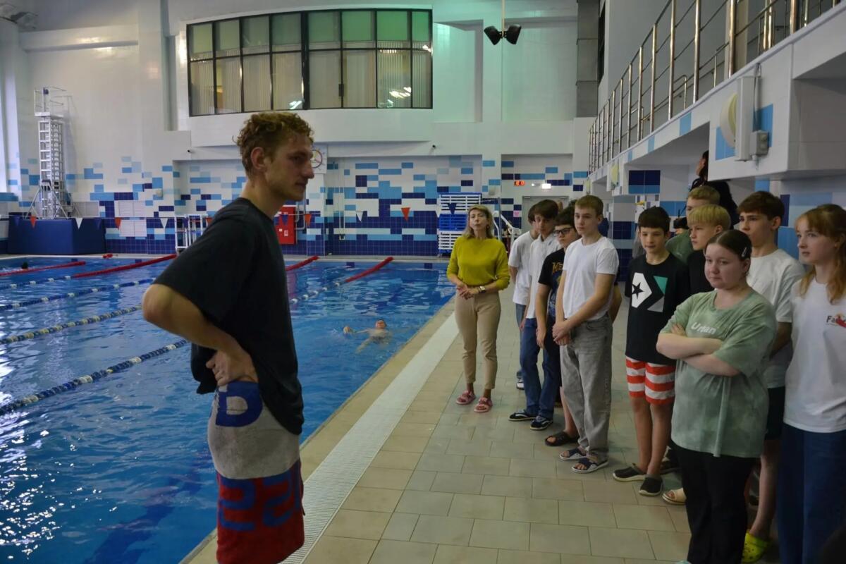 Чемпион мира по плаванию провёл мастер-класс для брянских лицеистов