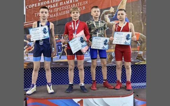 Юные брянские борцы привезли шесть медалей из Рославля