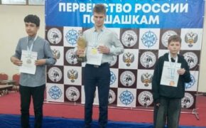 Брянец дважды стал призёром первенства России по стоклеточным шашкам