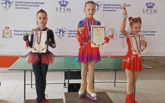 Юные брянские фигуристки завоевали три медали турнира в Смоленске
