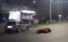 Иномарка и мотоцикл столкнулись в Брянске вечером накануне