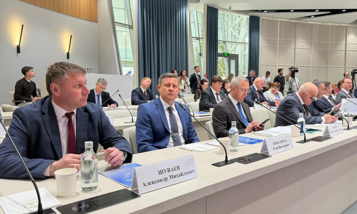 Врио губернатора Брянской области принял участие заседании Совета ЦФО