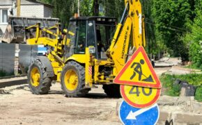 На улице Бондаренко в Брянске строят тротуары