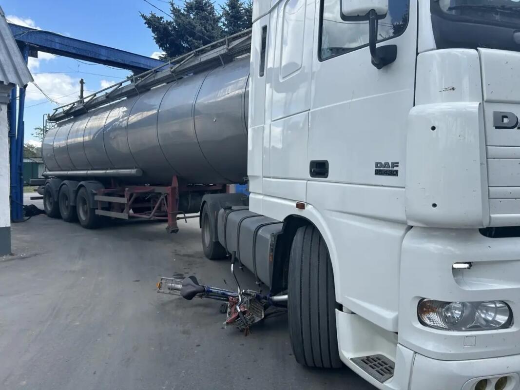 Велосипедист погиб под колёсами грузовика в Почепском районе
