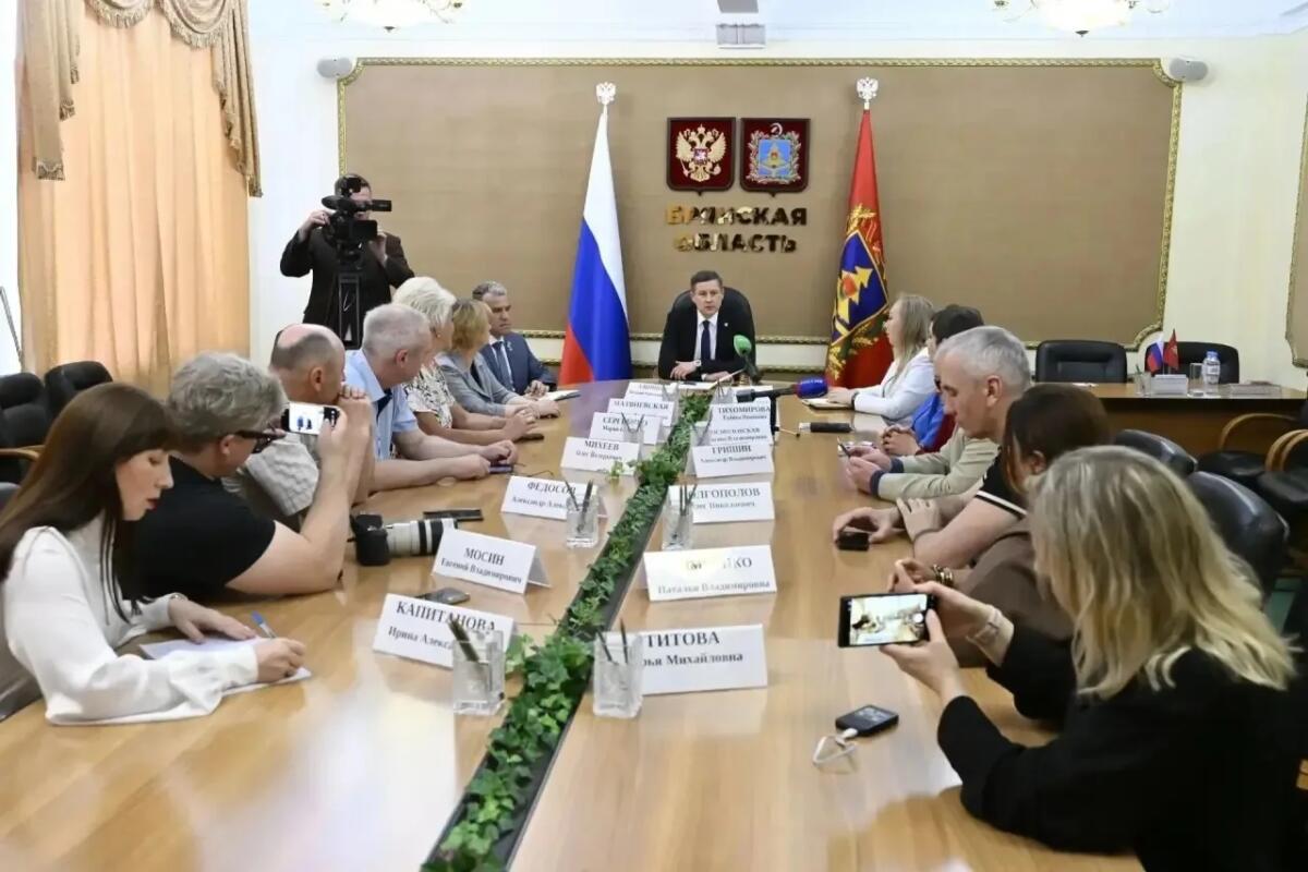 Врио губернатора Брянской области встретился руководителями ведущих СМИ