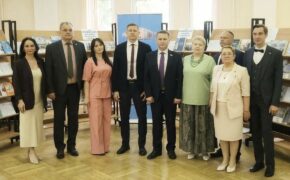 Врио губернатора посетил Брянскую областную научную библиотеку