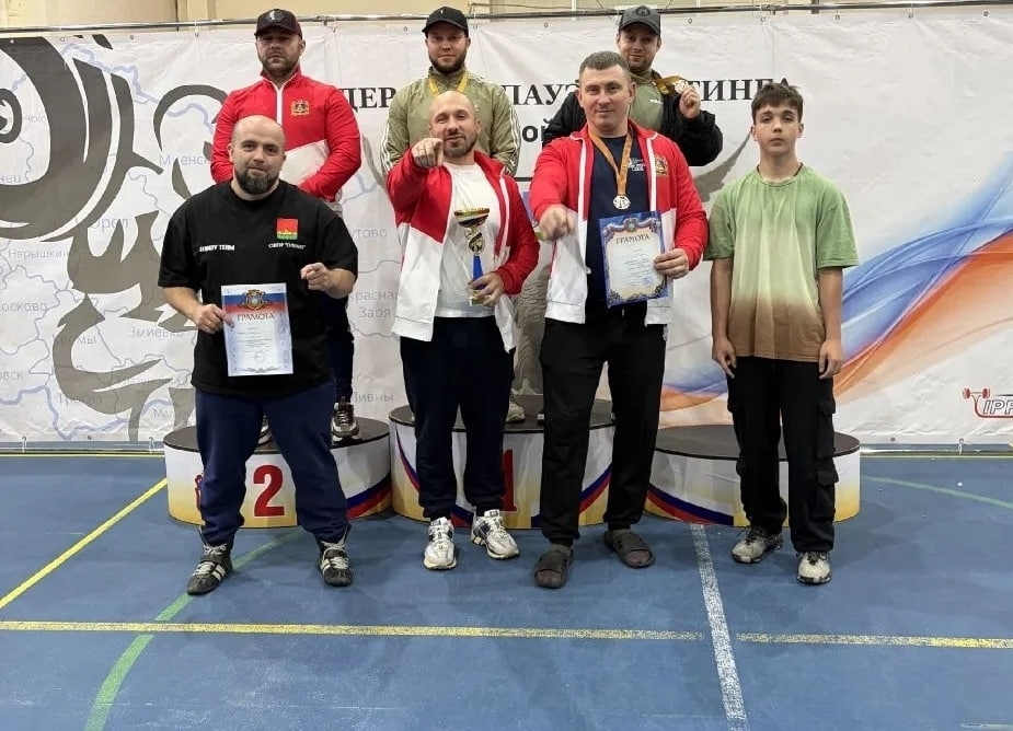 Команда брянской спортшколы Олимп стала второй на чемпионате по пауэрлифтингу