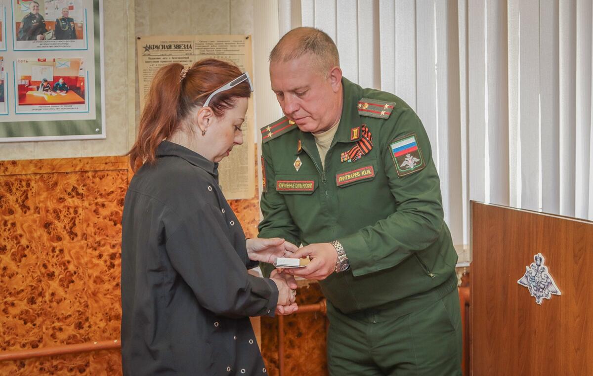 Ордена Мужества передали семьям погибших военных в Брянске