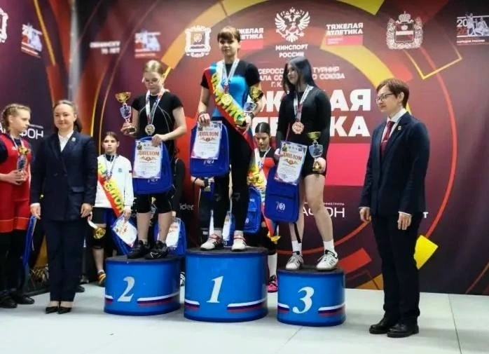 Брянская спортсменка выиграла турнира по тяжёлой атлетике в Обнинске