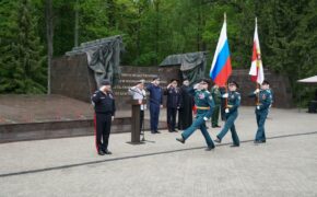 10-летия Росгвардии отметили на брянском мемориальном комплексе