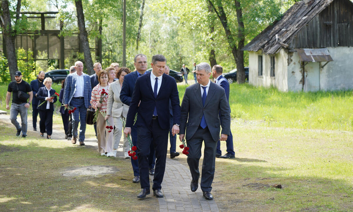 Врио губернатора Брянской области и замминистра культуры РФ посетили «Дулаг-142»