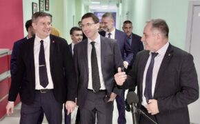 Полномочный представитель Президента РФ в ЦФО посетили Дворец единоборств в Брянске