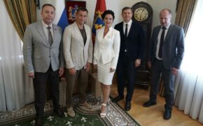 Врио губернатора Брянской области встретился с олимпийским чемпионом по лыжным гонкам