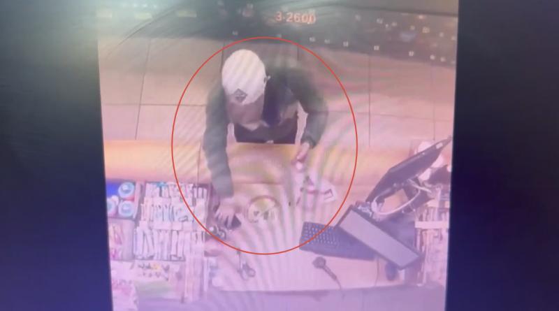 Кражу телефона у сотрудника магазина раскрыли стражи порядка в Брянске