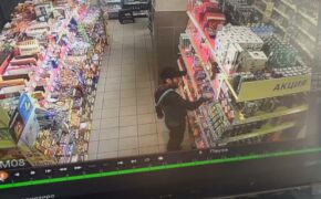 Серию краж из магазинов в Брянске раскрыли полицейские