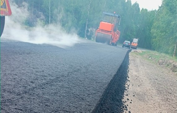 Почти 16 километров трассы ремонтируют в Унечском районе по нацпроекту