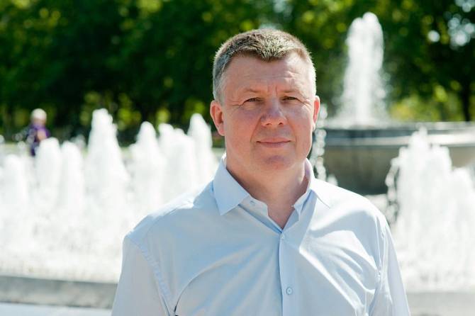 Председатель брянского отделения партии «Новые люди» поздравил жителей с Днём России