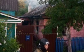 Жилой дом сгорел в Брянске минувшей ночью