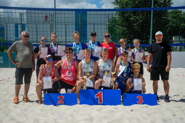 Брянские волейболисты выиграли турнир в Орле
