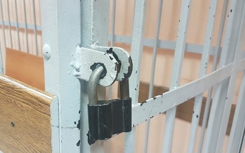 Подростка из Брянска обвиняют в причинении смертельных травм прохожему