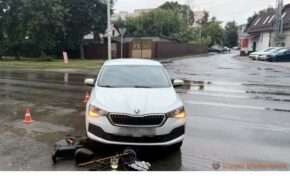 Иномарка и электровелосипед столкнулись в Брянске