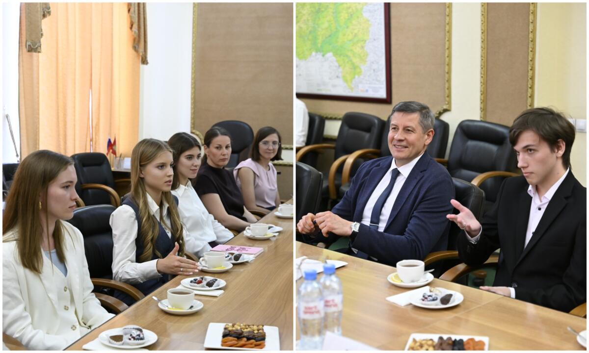 Врио губернатора Брянской области встретился с двухсотбалльниками