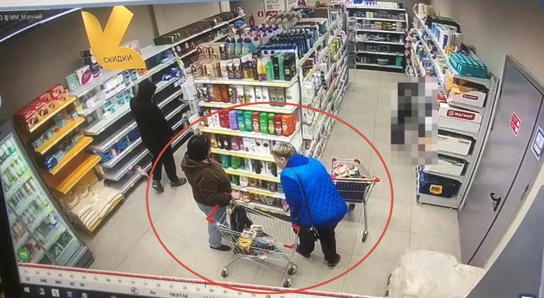 Кражу товаров на 17 тысяч рублей из магазина в Брянске задержали полицейские