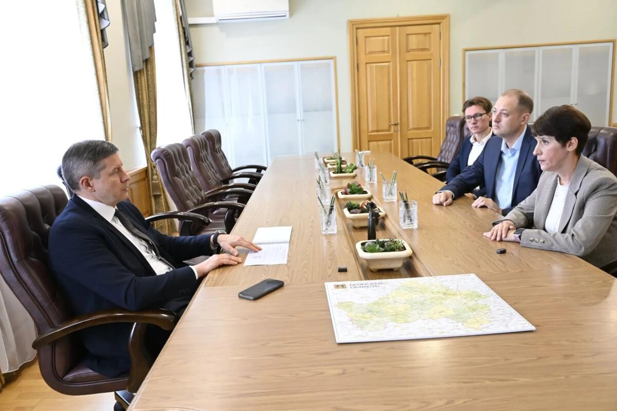 Врио губернатора Брянской области встретился с руководителем фонда «Ванечка»