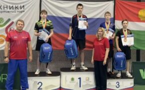 Брянский теннисист привёз две медали с турнира в Калуге