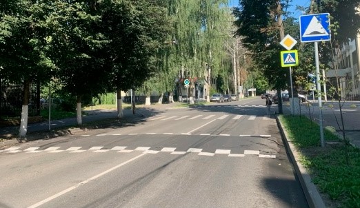 На улице Горького в Брянске сделали искусственную неровность