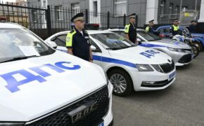 Врио губернатора Брянской области поздравил сотрудников ГИБДД