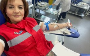 Более 1300 человек уже получили новые значки Красного Креста