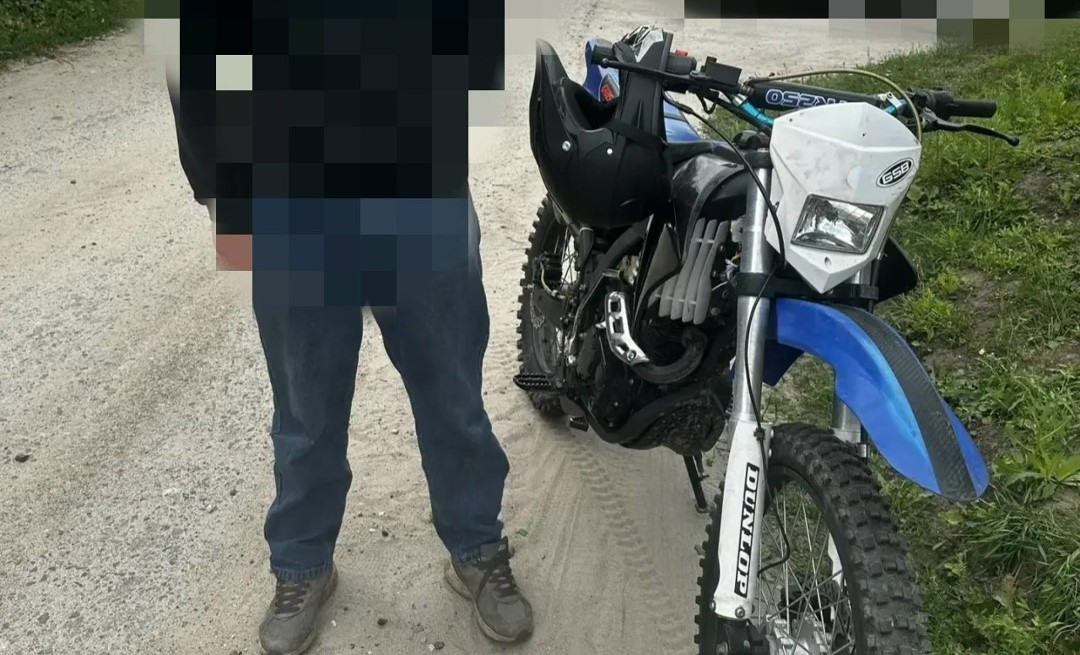 В Трубчевске полицейские задержали подростка на питбайке