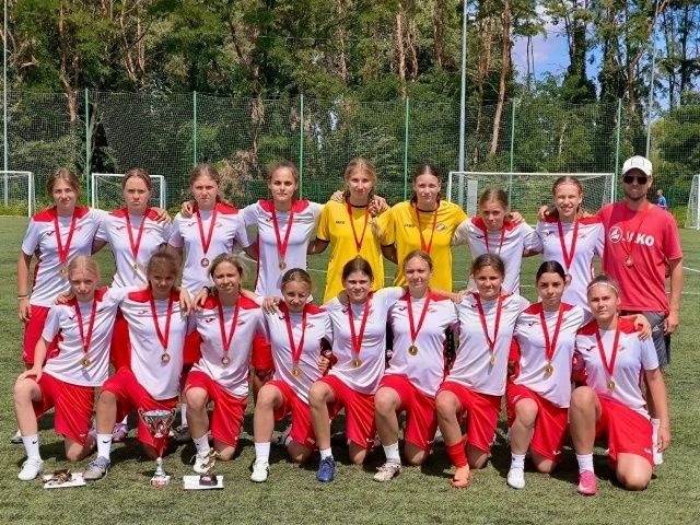 Брянский футболистки выиграли первенство России