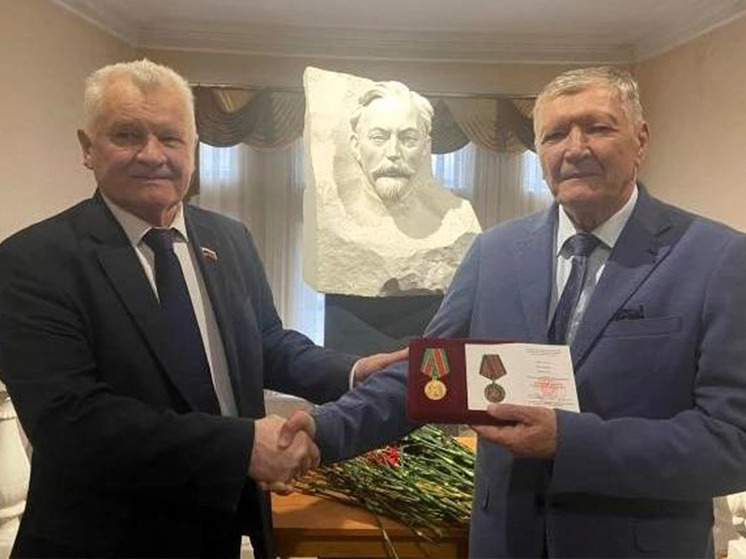 Спасенный чекистами памятник Дзержинскому храниться в управлении ФСБ в Брянске