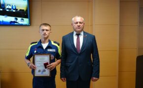 Сотрудники брянской Госавтоинспекции получили награды