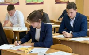 98 стобалльных результатов на ЕГЭ достигли брянские выпускники