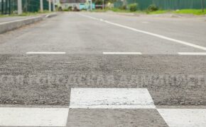 На улице Медведева в Брянске появилась искусственная неровность
