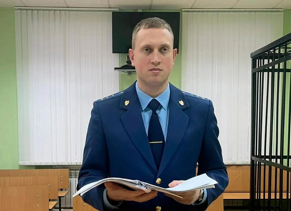Двое жителей Брянска получили условный срок за торговлю контрафактными сигаретами