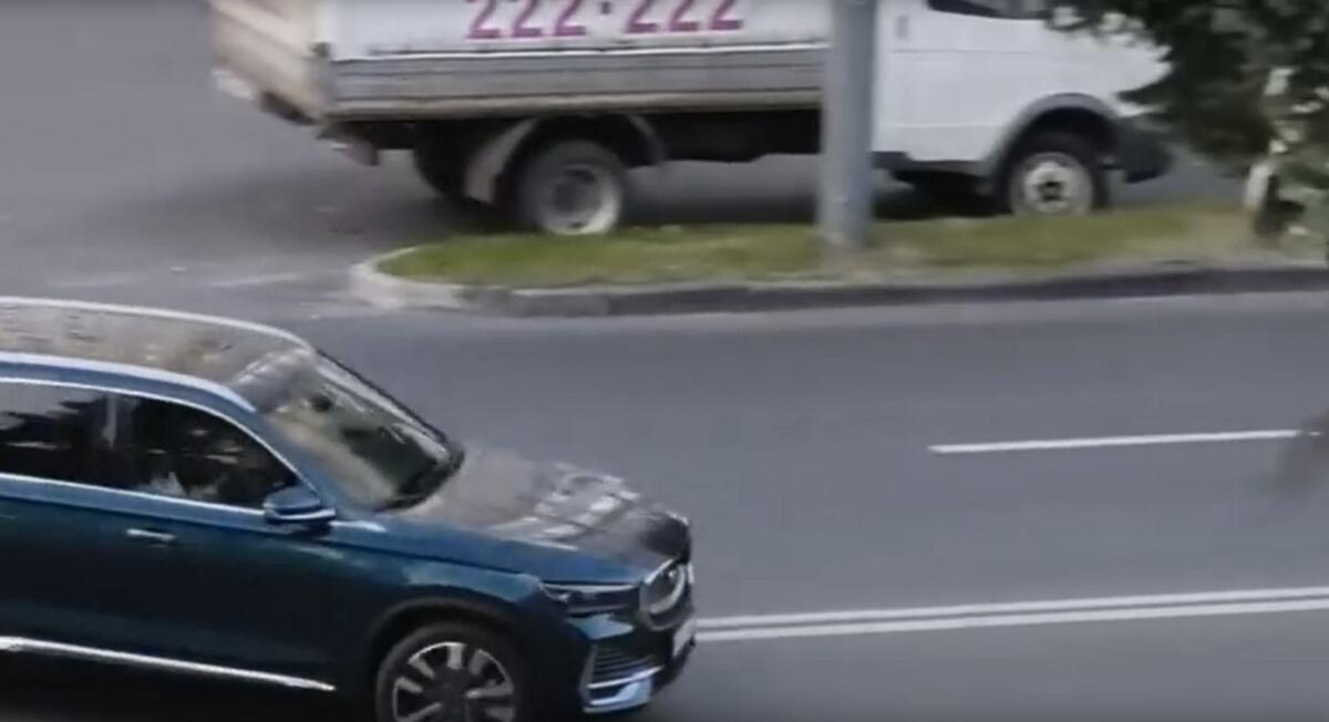 Жителя Брянска оштрафовали за попавшее в соцсети нарушение ПДД
