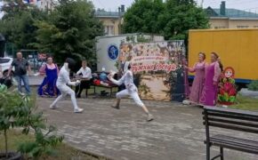 Брянские фехтовальщики выступили на Дне физкультурника