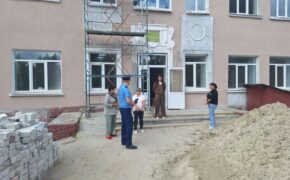 Зампрокурора проверил ход капремонта школы № 40 в Брянске
