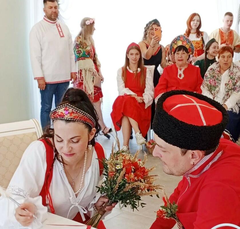 Свадьба в духе культуры российского казачества прошла в Клинцах